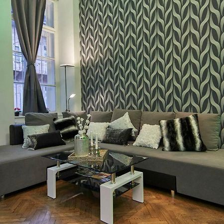 Feel Different Apartment Budapest Bagian luar foto