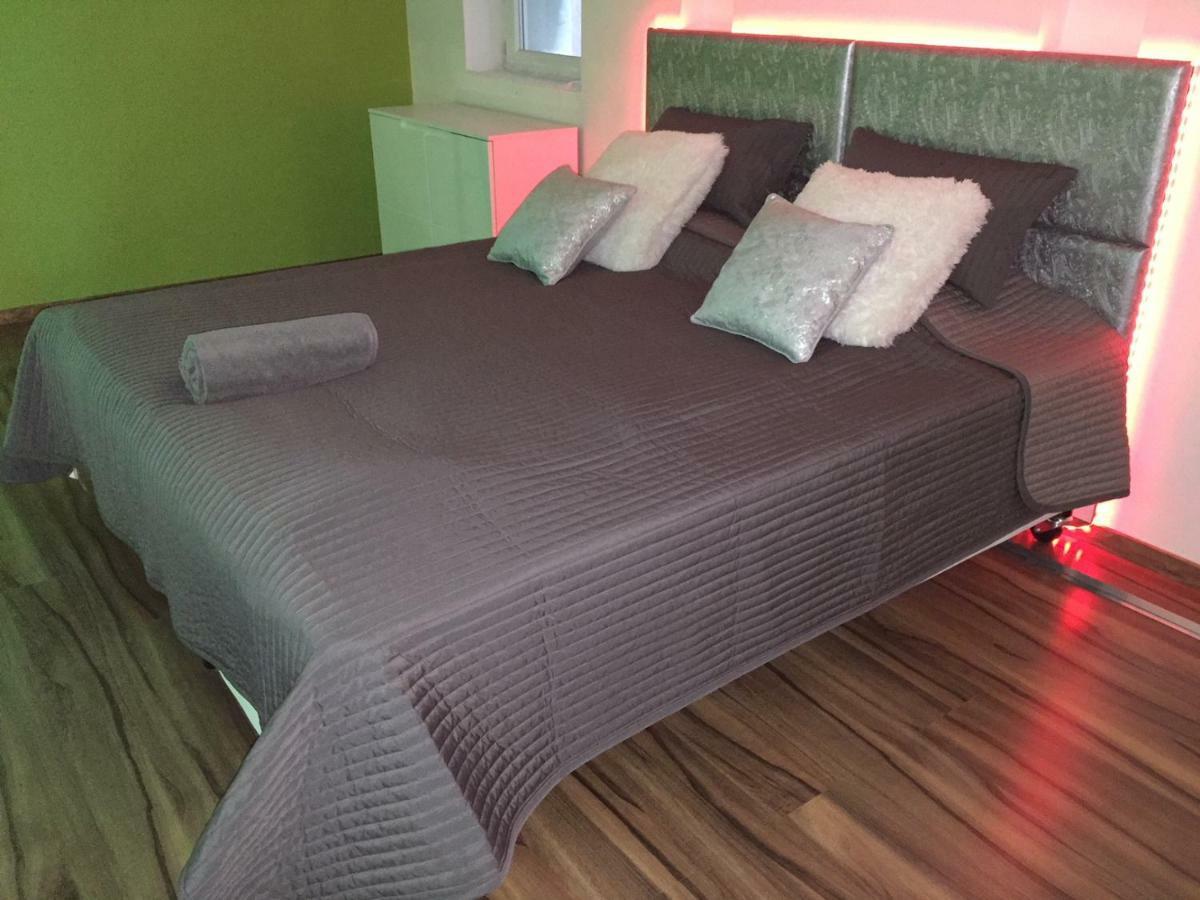 Feel Different Apartment Budapest Bagian luar foto
