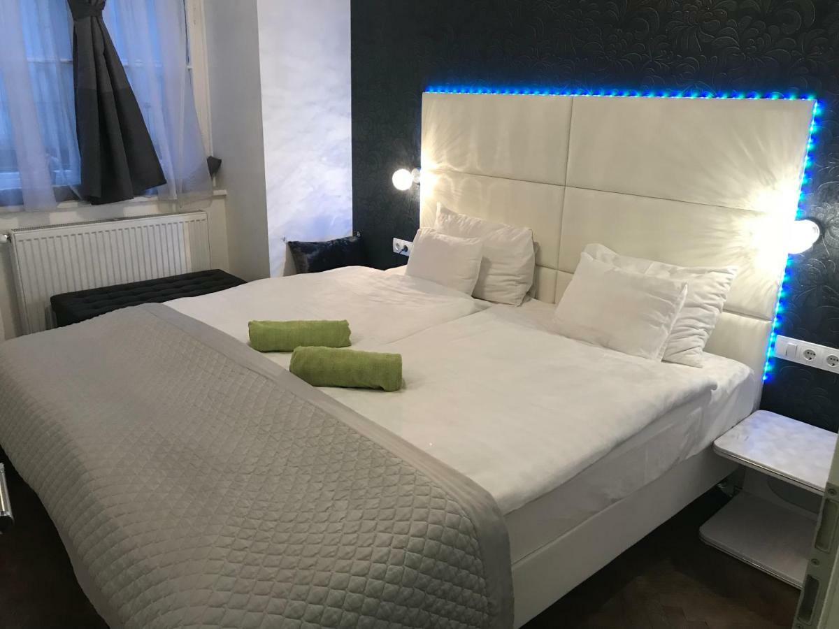 Feel Different Apartment Budapest Bagian luar foto