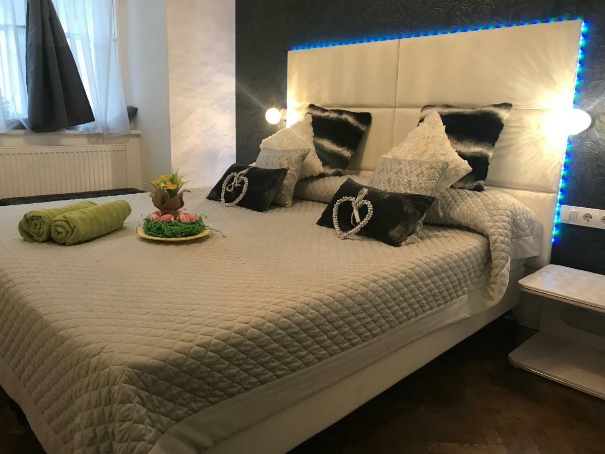 Feel Different Apartment Budapest Bagian luar foto