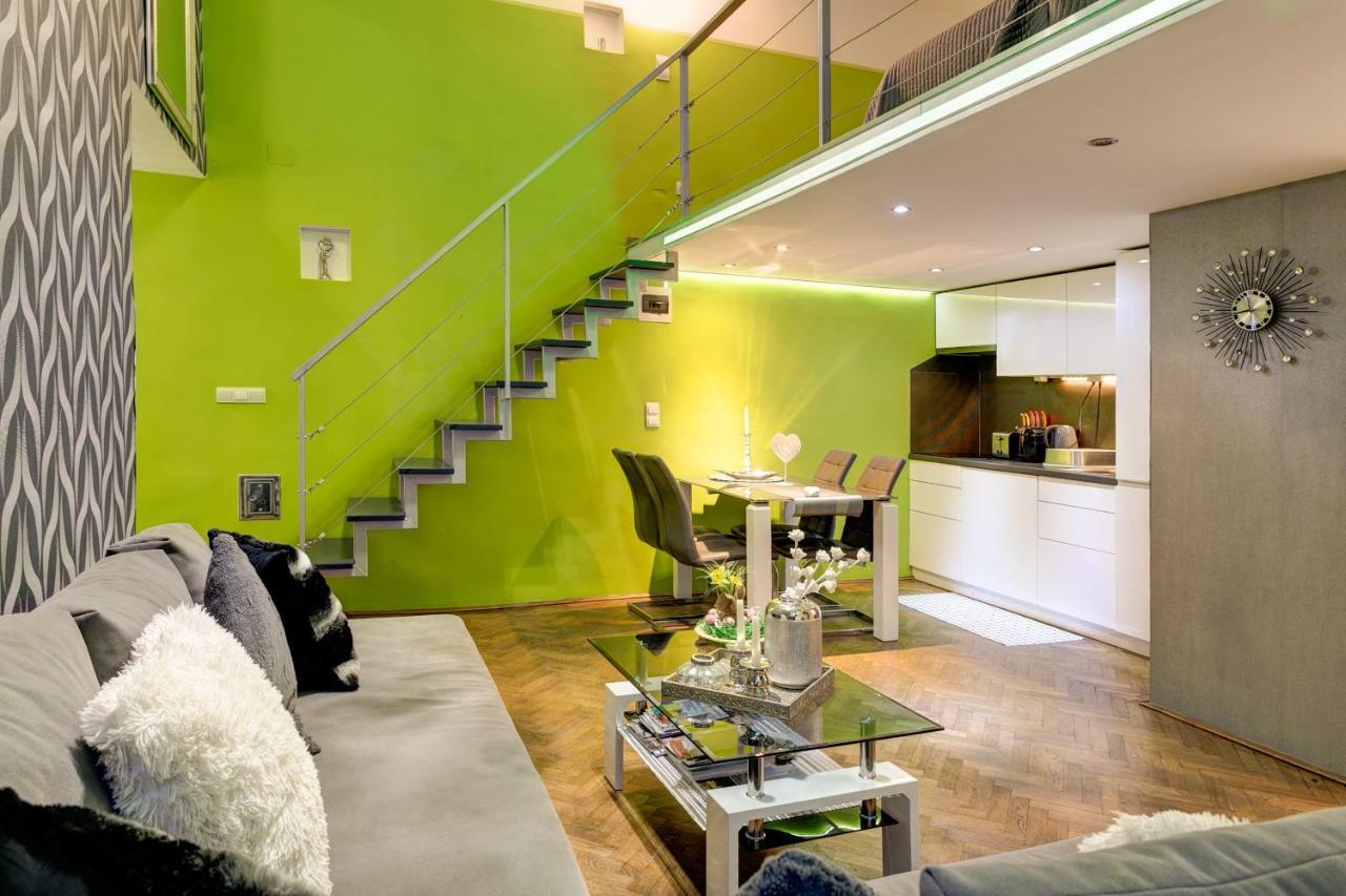 Feel Different Apartment Budapest Bagian luar foto