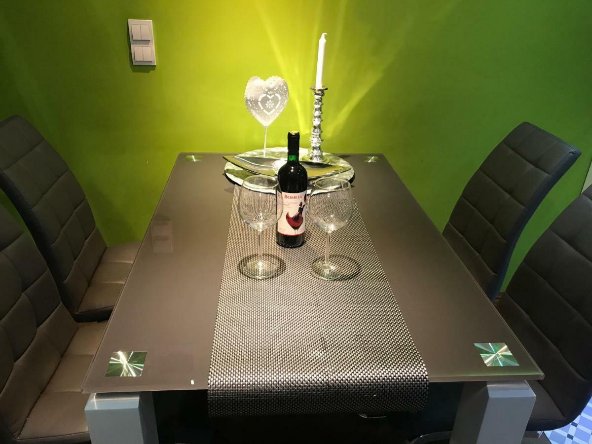 Feel Different Apartment Budapest Bagian luar foto
