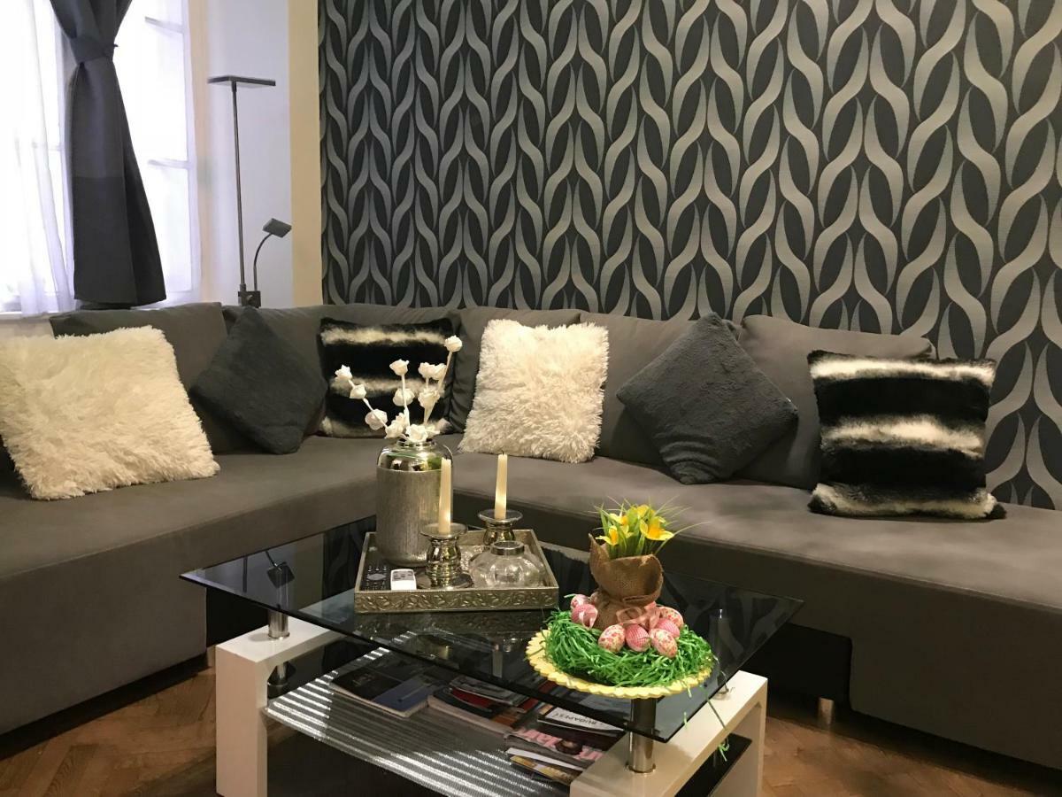 Feel Different Apartment Budapest Bagian luar foto
